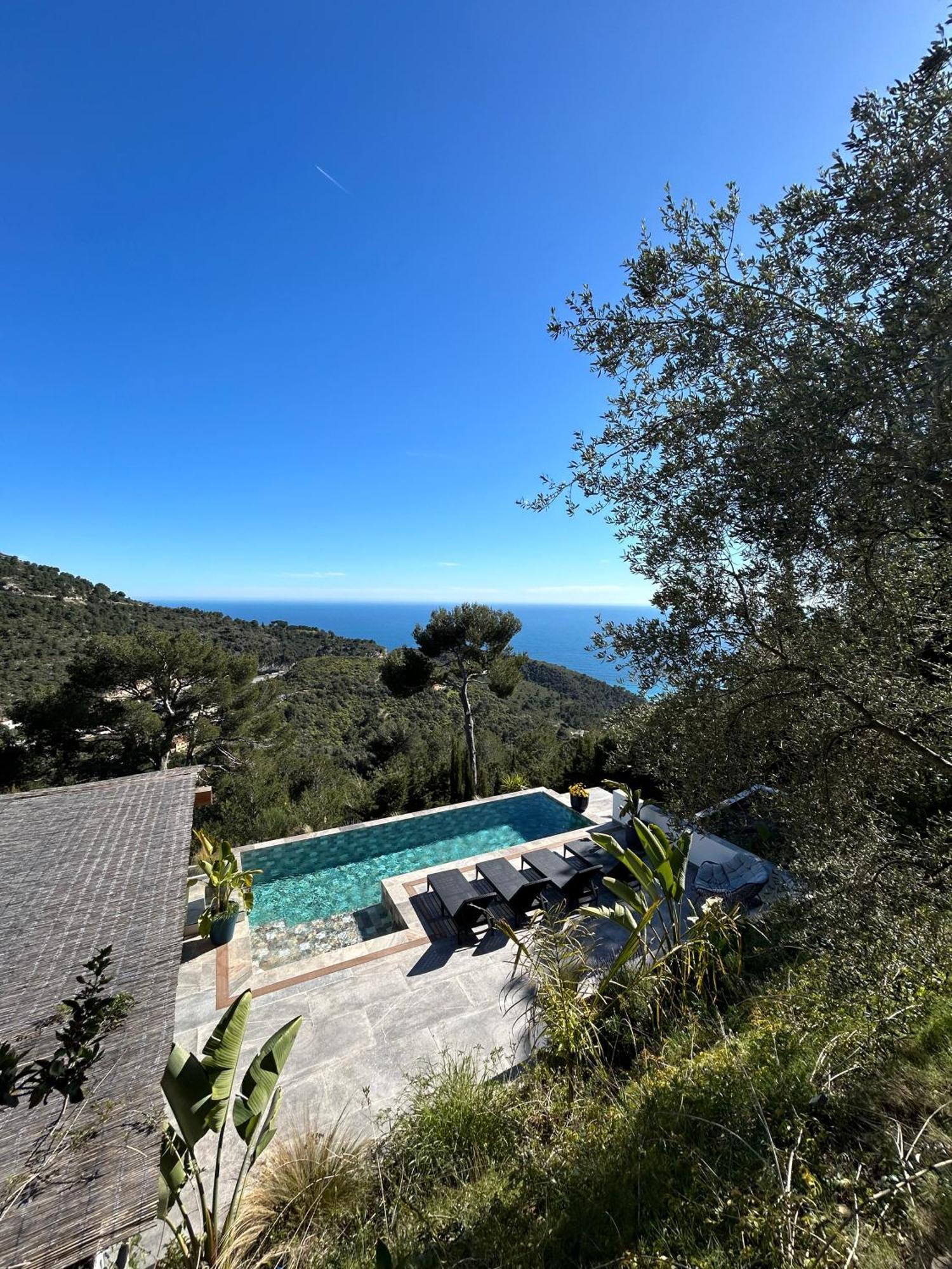 Eze - Appartement Dans Bas De Villa Avec Piscine Pres De Monaco Exterior foto